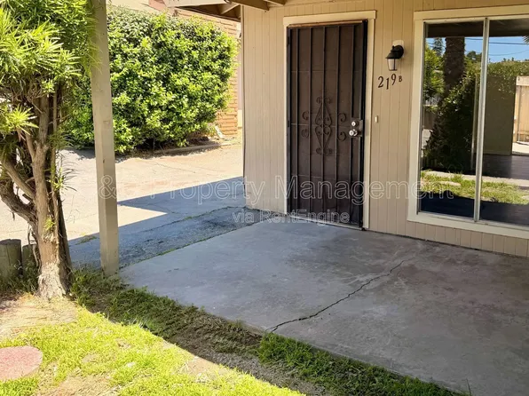 219 Plymouth Dr, Vista, CA