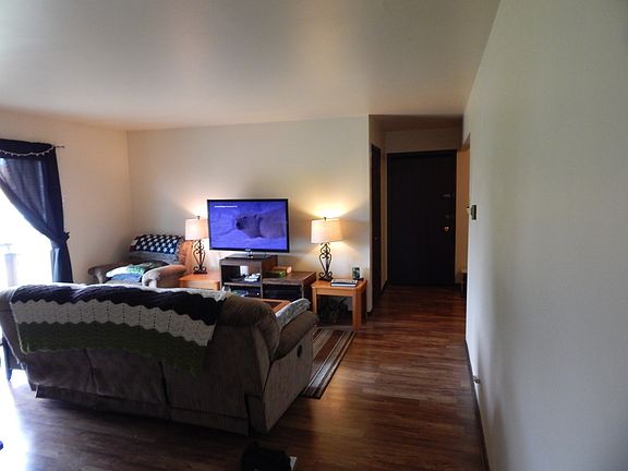 4th image of 235 Woodrow St APT 2B
