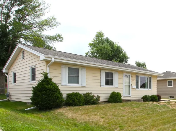 2409 Lori Dr SW, Cedar Rapids, IA 52404