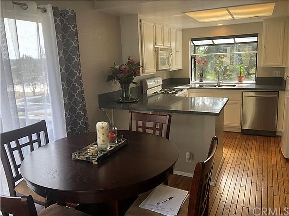 4th image of 38 Hollyhock Ln #243