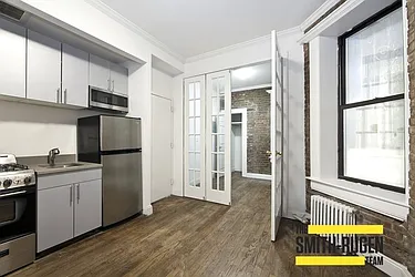Rented by R New York