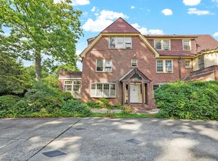 60 Tennis Pl, Forest Hills, NY 11375
