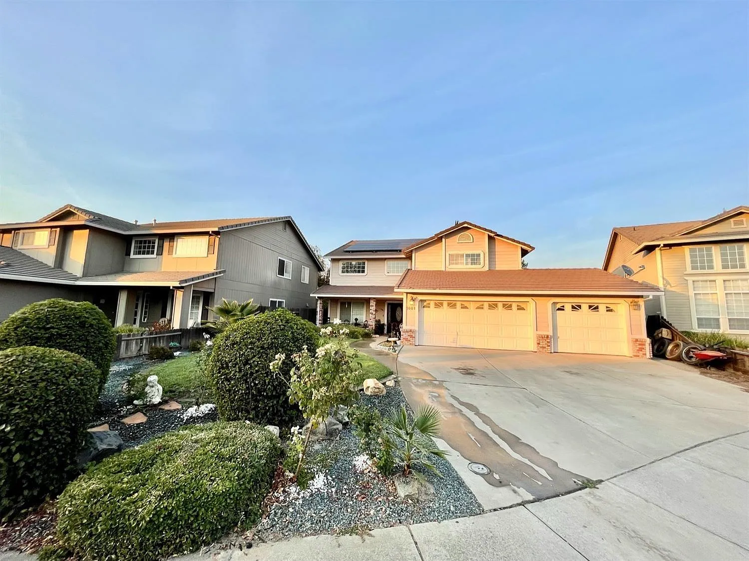 1661 Chelsea Pl photo 1