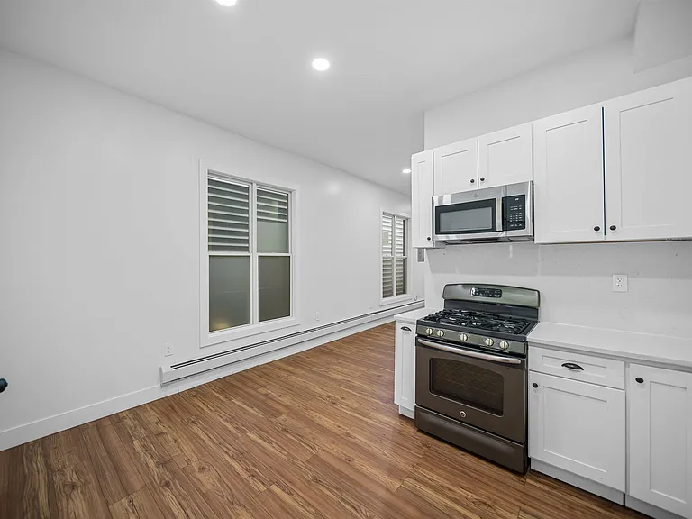 36-38 Fulton St #1 — Photo 7
