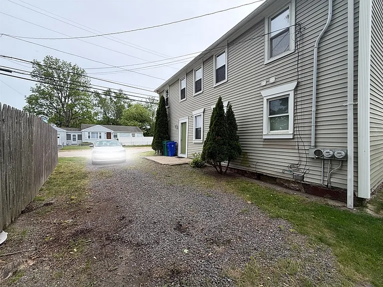 81 Brown St #A — Photo 2