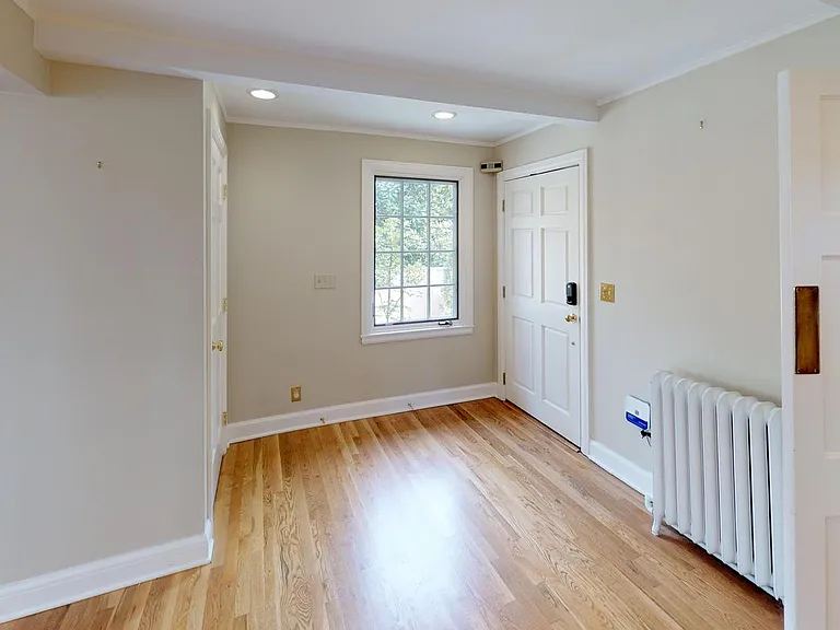 2371 SW Montgomery Dr — Photo 10