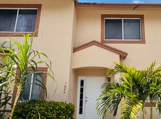 1604 Lakeview Dr W, Royal Palm Beach, FL 33411