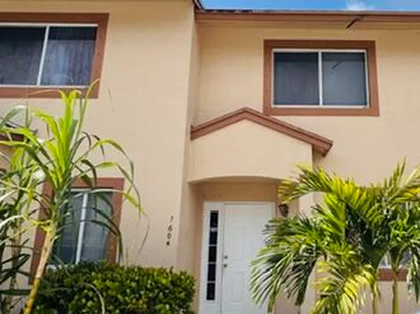1604 Lakeview Dr W, Royal Palm Beach, FL 33411