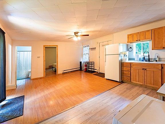 3rd image of 3045 Erna Ct