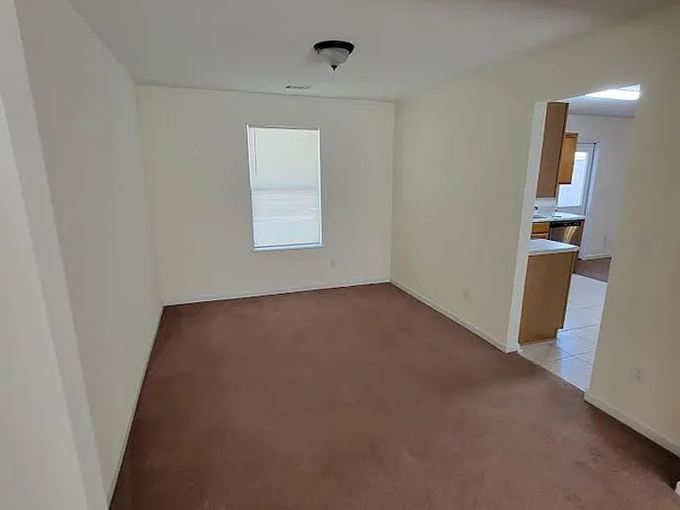 1106 Saint Phillips Ct — Photo 3