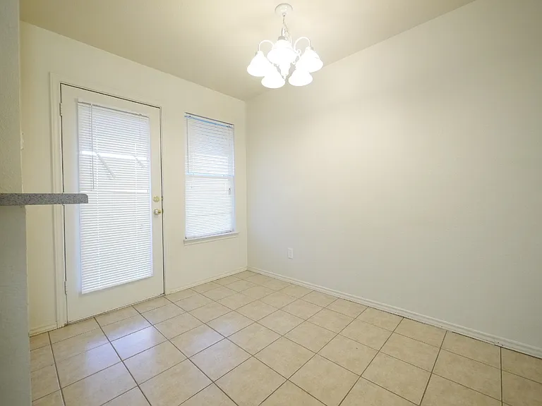 1621C Inca Dr — Photo 4