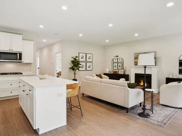 620 S Division St, Roberts, WI 54023