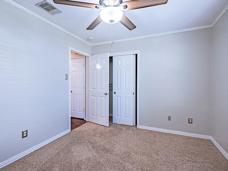 645 Fort Thomas Pl — Photo 6