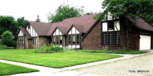 1st image of 625 Rosewood Dr