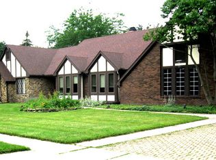 625 Rosewood Dr, Bowling Green, OH 43402