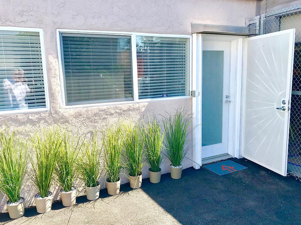 Entry with security screen