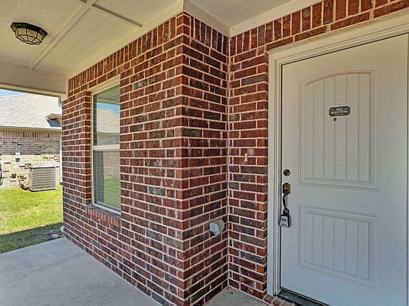 3rd image of 2209 Southridge Ln