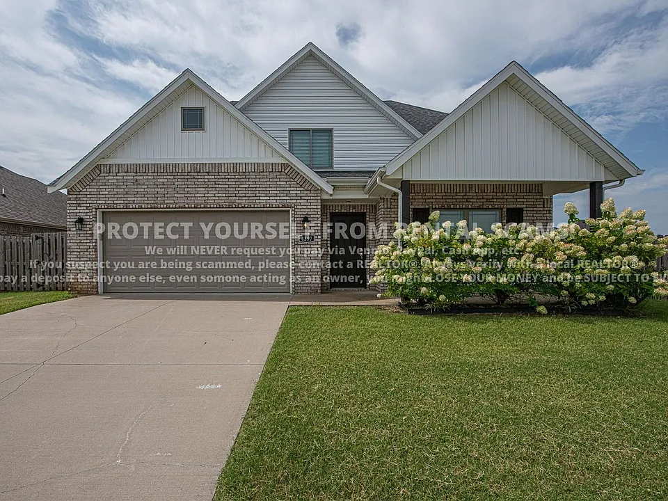 4397 W Newton Ave