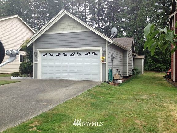 3rd image of 3736 Lovell Street