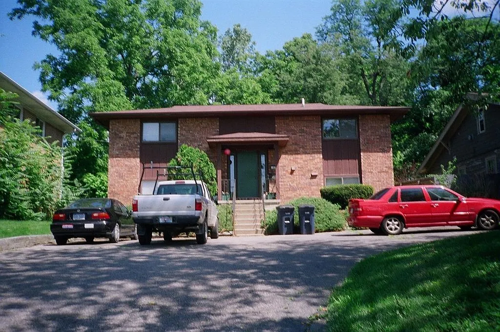 1818 Jackson Ave photo 1