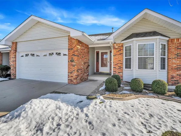 109 Braewood Cir #2C, Saint Charles, MO 63301