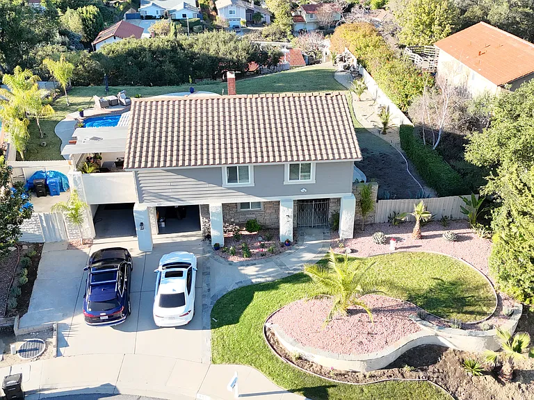 807 Chaparral Ct — Photo 4