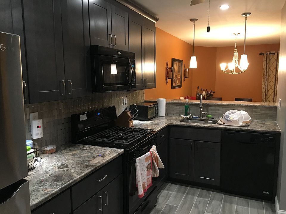 2nd image of 428 Willows Ln