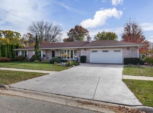 1904 Roxbury Rd, Janesville, WI 53545