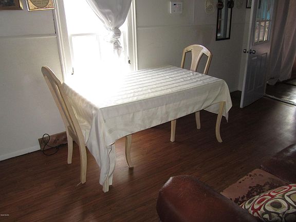 5th image of 406 Hamblin Ave W