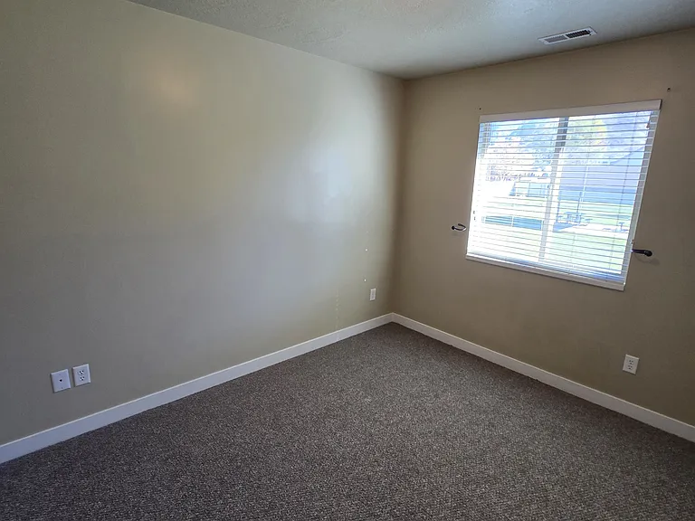 1650 N 450 E — Photo 9