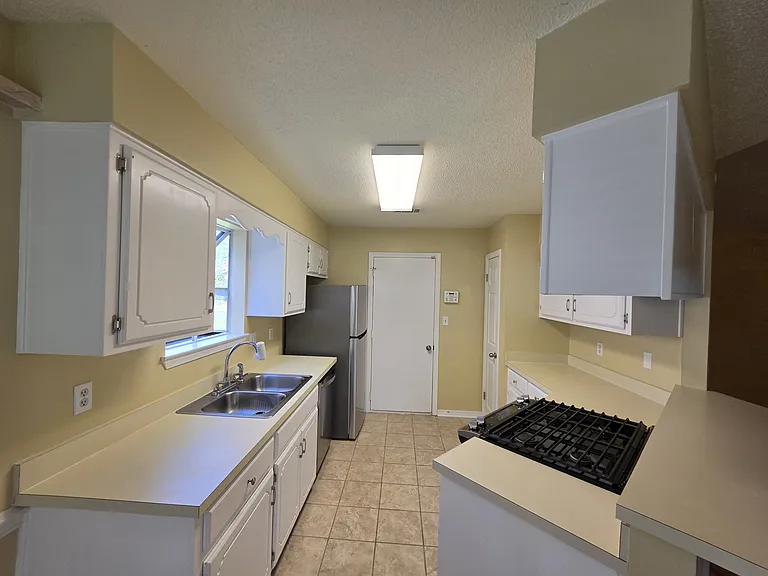 148 Meadowbrook Ct — Photo 6