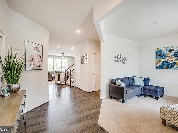 4th image of 215 Arboretum Ln