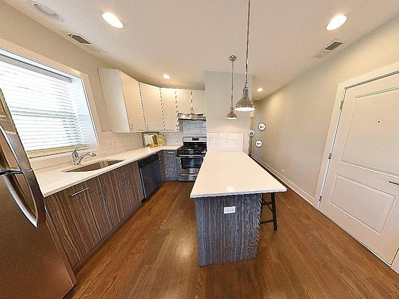 4th image of 3917 N Janssen Ave #3NW