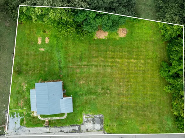 147 Fox Rd, Johnson City, TN 37601