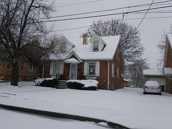 3rd image of 432 W Doubet Ct
