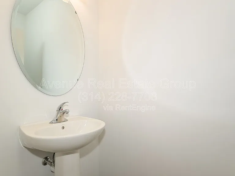 608 Highland Prairie Dr — Photo 24