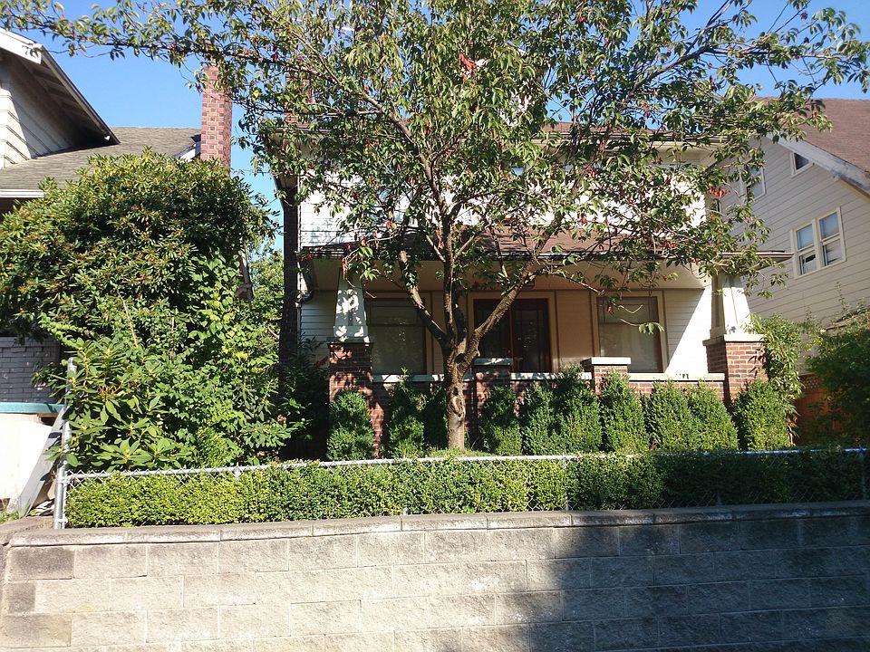 2nd image of 4716 19th Ave NE