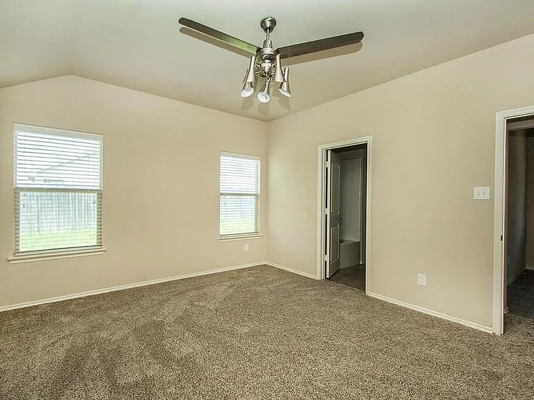 4032 Eagle Dr — Photo 14