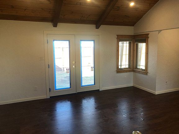 2nd image of 1524 Melody Ln
