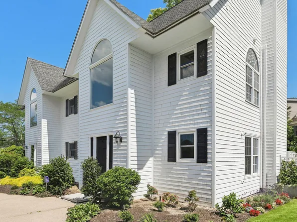 25 Mitchell Road, Unit 6 #6, Westhampton Beach, NY 11978