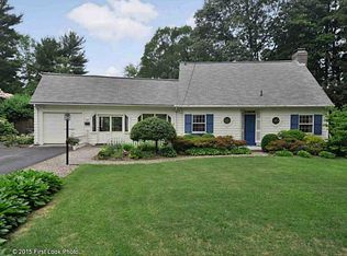 25 Bretton Woods Dr, Cranston, RI 02920