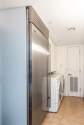 Sold by R New York | media 10