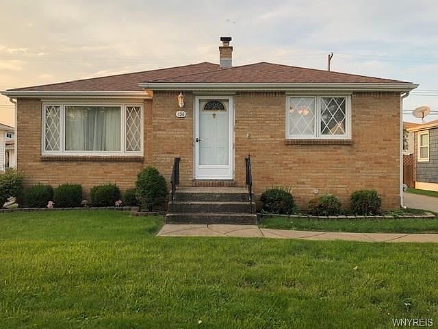 1st image of 136 Nadine Dr