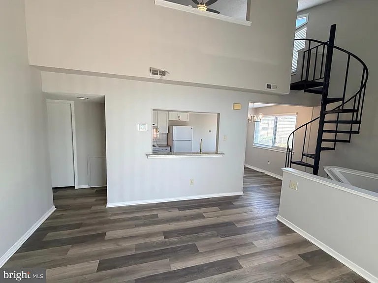 2202 Sandra Rd — Photo 8
