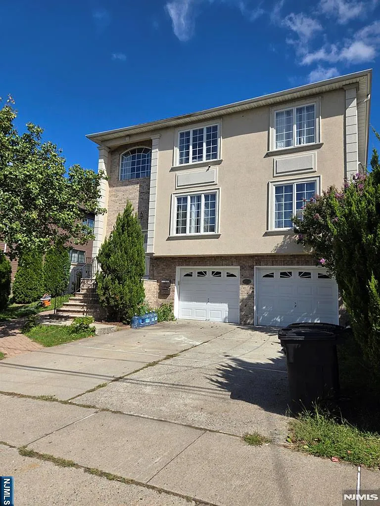3 bed, 2.0 bath, $3,800 — Photo 2