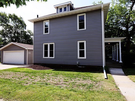 2nd image of 128 Monona St