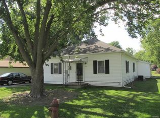 491 S 4th St, Livingston, IL 62058