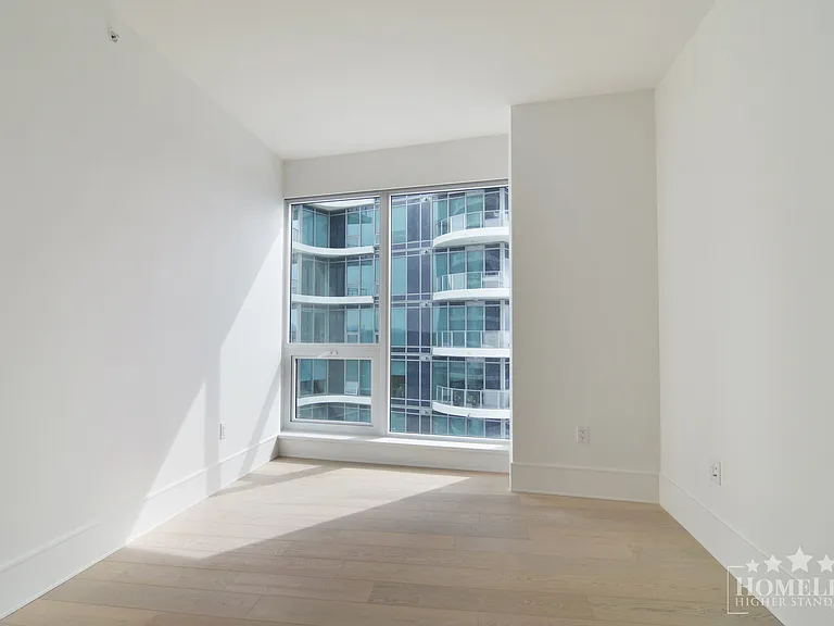 1500 Martin St #1306 — Photo 15
