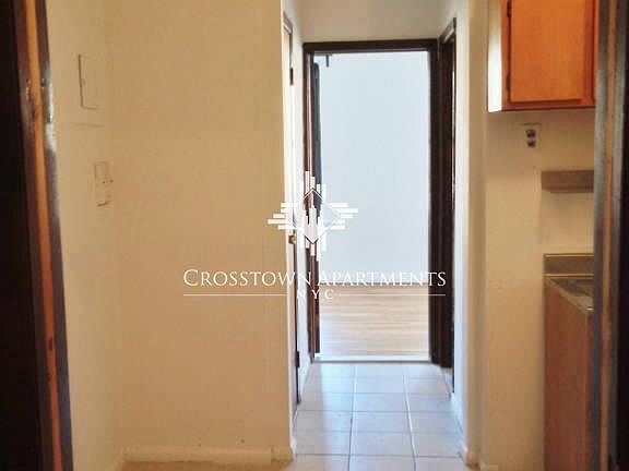 4th image of 2135 27th St APT B1