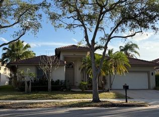 2903 Oakbrook Dr, Fort Lauderdale, FL 33332